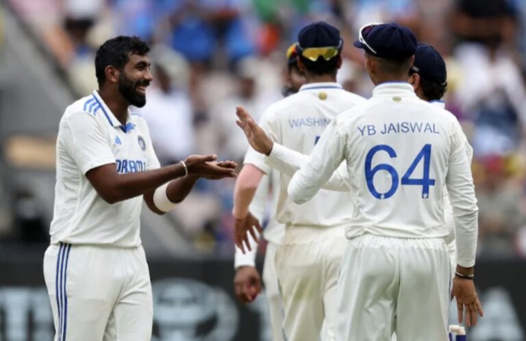 ನಾಲ್ಕನೇ ಟೆಸ್ಟ್ ಪಂದ್ಯದ ಆರಂಭಿಕ ದಿನದಂತ್ಯಕ್ಕೆ ಭಾರತ ಆಸ್ಟ್ರೇಲಿಯಾ 6 ವಿಕೆಟ್‌ಗೆ 311 ರನ್‌ಗಳಿಗೆ ತಗ್ಗಿಸಿದೆ.