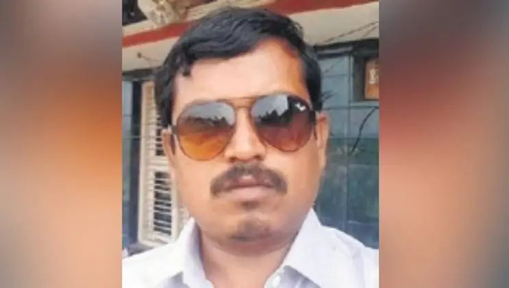 ವಿದ್ಯಾರ್ಥಿನಿ ಮೇಲೆ ಹೆಡ್ ಮಾಸ್ಟರ್ ಅತ್ಯಾಚಾರ; ಗಲ್ಲು ಶಿಕ್ಷೆಗೆ “ನಮ್ಮ ಕರ್ನಾಟಕ ಸೇನೆ”ಆಗ್ರಹ