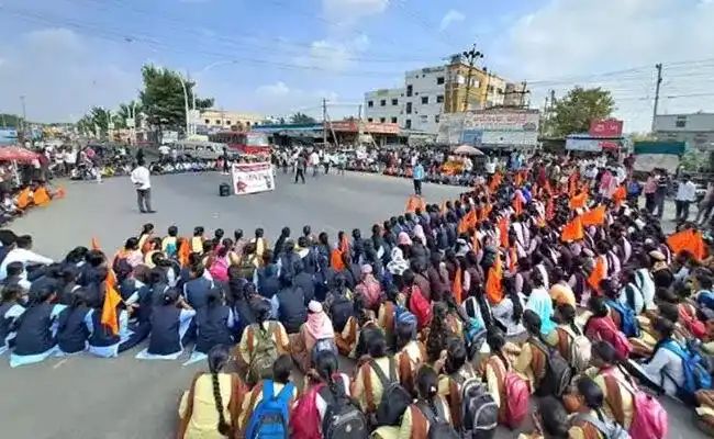 ಬಾಲಕಿಯ ಅತ್ಯಾಚಾರ ಪ್ರಕರಣ ಖಂಡಿಸಿ  ಅಖಿಲ ಭಾರತೀಯ ವಿದ್ಯಾರ್ಥಿ ಪರಿಷತ್!