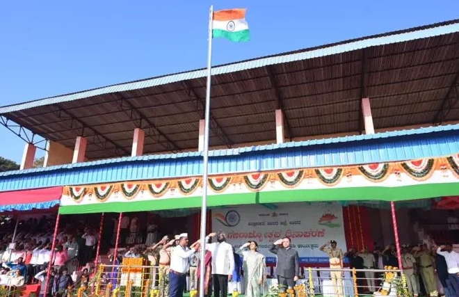 ಬೀದರ ಜಿಲ್ಲಾ ಉತ್ಸುವರಿ ಸಚಿವರು ಈಶ್ವರ ಖಂಡ್ರೆ ಧ್ವಜಾರೋಹಣ ಮಾಡಿದರು.!