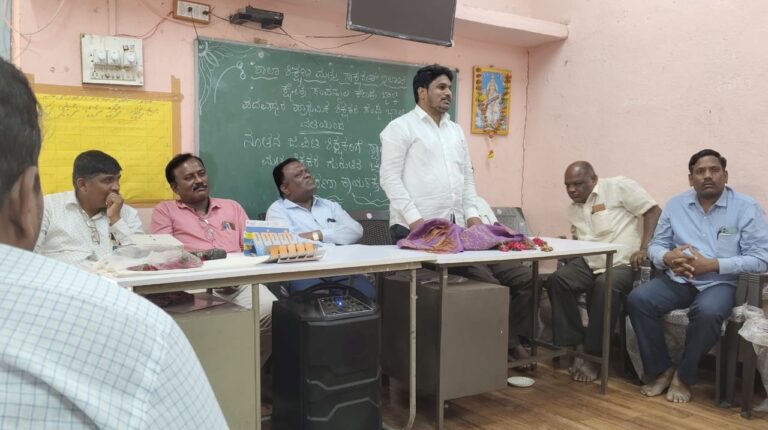 ಸರ್ಕಾರಿ ಶಾಲೆಗಳು ಬೆಳೆಸಲು ಕಂಕಣಬದ್ದರಾಗಿ ದುಡಿಯೋಣ -ಉತ್ತಮ ಶಿಂದೆ.