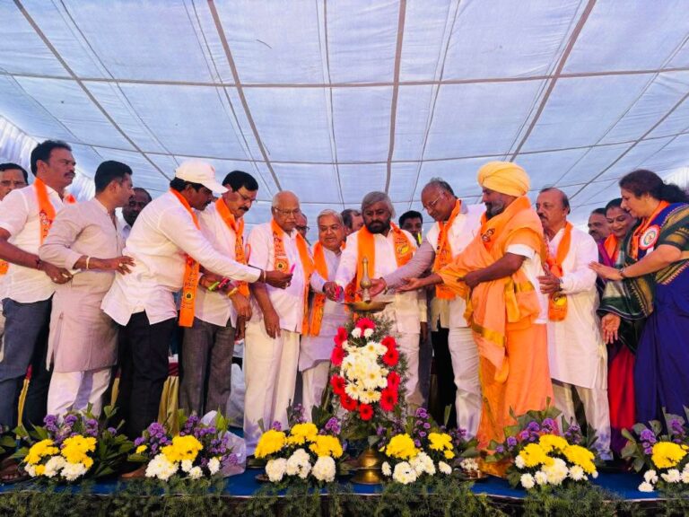 ವೀರಶೈವ-ಲಿಂಗಾಯತ ಸಮಾಜ ಶೈಕ್ಷಣಿಕ,ಆರ್ಥಿಕ ಹಾಗೂ ಸಾಂಸ್ಕೃತಿಕವಾಗಿ ಇನ್ನಷ್ಟು ಸದೃಢಗೊಳ್ಳಬೇಕಾದ ಅಗತ್ಯವಿದೆ