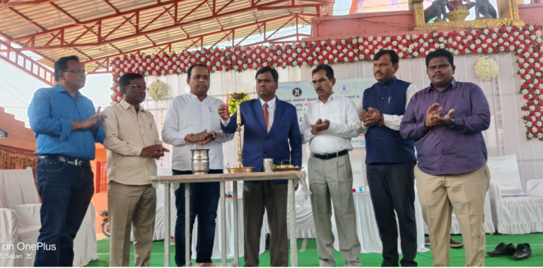ಗಿಡಗಳನ್ನು ಬೆಳೆಸುವುದರ ಮೂಲಕ ನಾವೇಲ್ಲರೂ ಪರಿಸರಕ್ಕೆ ಕೊಡುಗೆ ನೀಡಬೇಕು-ನ್ಯಾ.ಪ್ರಕಾಶ ಬನಸೋಡೆ