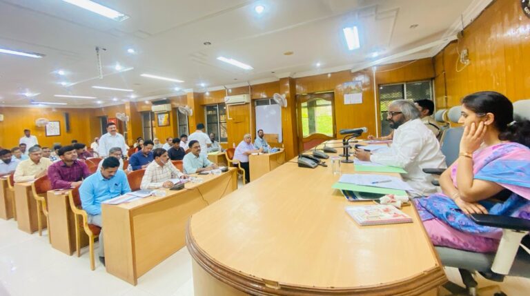ಜಿಲ್ಲೆಯಾದ್ಯಂತ ಹೆಚ್ಚು ಹೆಚ್ಚು ಕೃಷಿ ಹೊಂಡ ನಿರ್ಮಿಸಿ-ಸಚಿವ ಈಶ್ವರ ಖಂಡ್ರೆ