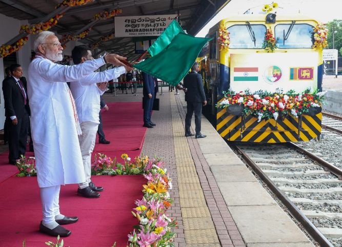 ಶ್ರೀಲಂಕಾದ ಅಭಿವೃದ್ಧಿ ಪ್ರಯಾಣವನ್ನು ಬೆಂಬಲಿಸಲು ಭಾರತ ಹೆಮ್ಮೆಪಡುತ್ತದೆ ಎಂದು ಪ್ರಧಾನಿ ಮೋದಿ ಹೇಳಿದ್ದಾರೆ