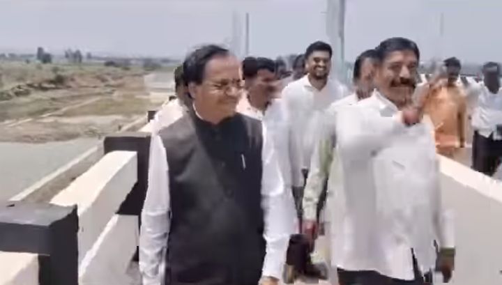 ಬ್ರಿಜ್ ಕಂ ಬ್ಯಾರೇಜ್ ಕಾಮಗಾರಿಯನ್ನು ವೀಕ್ಷಣೆ  ಮಾಜಿ ಕೇಂದ್ರ ಸಚಿವ ಭಗವಂತ