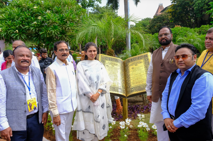 ಮುಂಬೈನಲ್ಲಿ ಆಯೋಜಿಸಲಾದ ಭೀಮ್ ಪಾದಯಾತ್ರೆಯಲ್ಲಿ ಕೇಂದ್ರ ಸಚಿವ ರಕ್ಷಾ ಖಡ್ಸೆ ಭಾಗವಹಿಸಿದ್ದಾರೆ