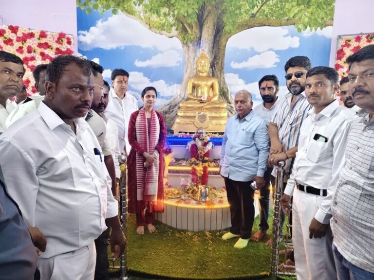 ಶಾಂತಿಯ ಮಾರ್ಗವನ್ನು ತೋರಿಸಿದ ತಥಾಗತ್ ಗೌತಮ ಬುದ್ಧ .