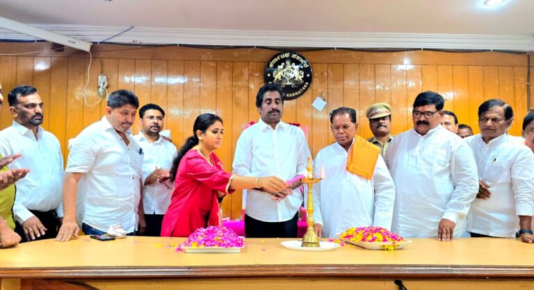 ಹೇಮರೆಡ್ಡಿ ಮಲ್ಲಮ್ಮನ ಬದುಕು ಮನುಕುಲಕ್ಕೆ ಆದರ್ಶ-ಸಚಿವ ರಹೀಮ್ ಖಾನ್