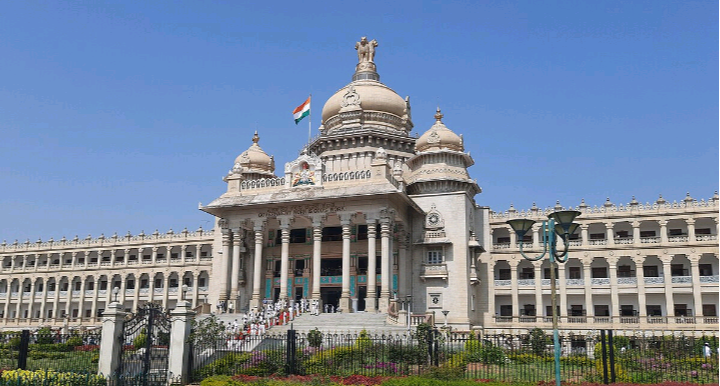 ರಾಜ್ಯ ಸರ್ಕಾರದಿಂದ ‘ಅಡುಗೆ ಸಿಬ್ಬಂದಿಗಳಿಗೆ’ ಗೌರವಧನ 1000 ರೂ.ಹೆಚ್ಚಳ ಮಾಡಿ ಆದೇಶ.!