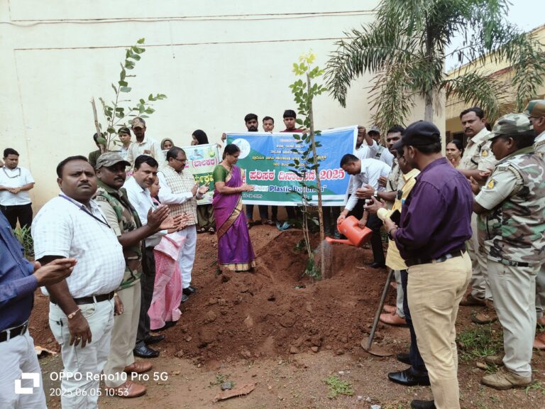 ಸ.ಪ.ಪ.ಕಾಲೇಜು ಬಾಲಕರ ಪ್ರೌಢ ಶಾಲಾ ವಿಭಾಗ ಬಸವಕಲ್ಯಾಣದಲ್ಲಿ ಪರಿಸರ ದಿನಾಚರಣೆ ಆಚರಿಸಲಾಯಿತು.