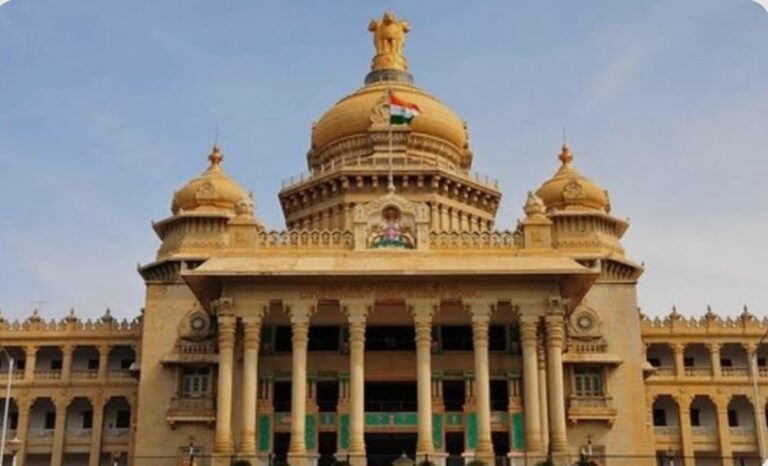 ಗುತ್ತಿಗೆ/ಹೊರಗುತ್ತಿಗೆ ನೌಕರರ ಅವಲಂಬಿತರಿಗೆ ಈ ಸೋಲಭ್ಯ ಜಾರಿ. ಸಚಿವ ಸಂಪುಟ ಸಭೆಯಲ್ಲಿ ಅನುಮೋದನೆ ನೀಡಿದ್ದಾರೆ.