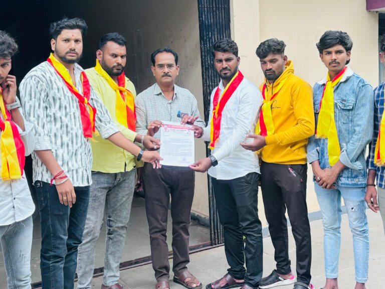 ಕ್ಷೇತ್ರ ಶಿಕ್ಷಣಾಧಿಕಾರಿಗಳು ಕರವೇ ವತಿಯಿಂದ ಮನವಿ.