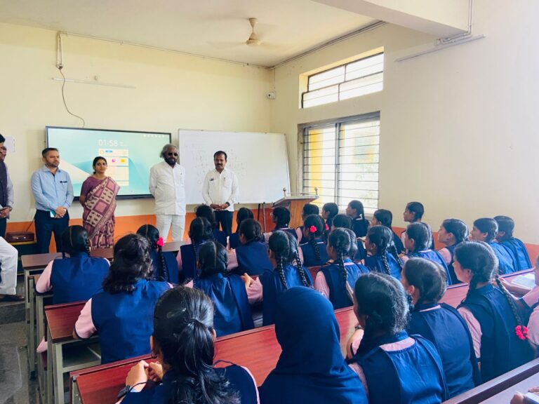 ಘೋಡಂಪಳ್ಳಿಯ ಅಟಲ್ ಬಿಹಾರಿ ವಾಜಪೇಯಿ ವಸತಿ ಶಾಲೆಗೆ ಸಚಿವ ಈಶ್ವರ ಬಿ.ಖಂಡ್ರೆ ಭೇಟಿ