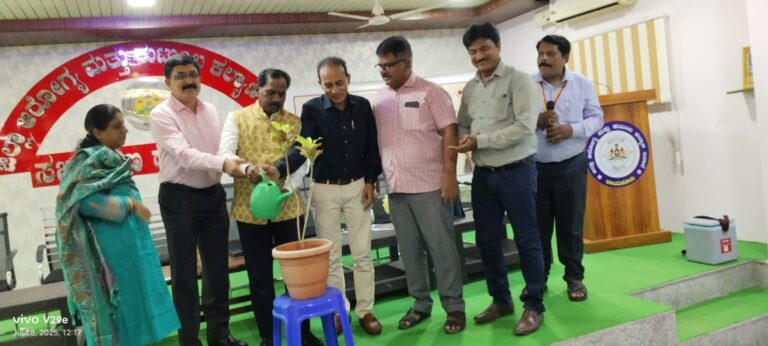 ಲಸಿಕೆಗಳಿಂದ ತಡೆಗಟ್ಟುವ ಕಾಯಿಲೆಗಳ ಕುರಿತು ಕಾರ್ಯಾಗಾರಕ್ಕೆ ಡಿಎಚ್‌ಒ ಡಾ.ಸುರೇಂದ್ರ ಬಾಬು ಚಾಲನೆ