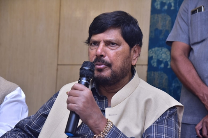 ಬಿಹಾರದಲ್ಲಿ ಮತದಾರರ ಪಟ್ಟಿಯ SIR ವಿರುದ್ಧದ ಪ್ರತಿಭಟನೆಗಾಗಿ ಕಾಂಗ್ರೆಸ್ ಮತ್ತು ಆರ್‌ಜೆಡಿಯನ್ನು ಕೇಂದ್ರ ಸಚಿವ ರಾಮದಾಸ್ ಅಠಾವಳೆ ಟೀಕಿಸಿದ್ದಾರೆ.