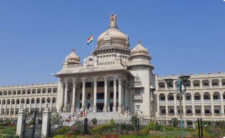 ರಾಜ್ಯಾದ್ಯಂತ ಸರ್ಕಾರಿ ಶಾಲೆಗಳಲ್ಲಿ ‘ಗಣಿತ ಗಣಕ’ ಕಾರ್ಯಕ್ರಮ ಚಾಲನೆ : ರಾಜ್ಯ ಸರ್ಕಾರದ ಆದೇಶ.!