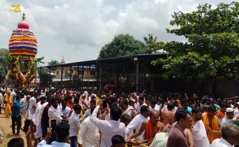 ಇತಿಹಾಸ ಪ್ರಸಿದ್ಧ ತಾಲ್ಲೂಕಿನ ಕರ್ಕಿಹಳ್ಳಿಹಲ್ಲಿರುವ ಮೃತ್ಯುಂಜಯೇಶ್ವರ (ಶಿವಚಿದಂಬರೇಶ್ವರ) ಕ್ಷೇತ್ರದಲ್ಲಿ ಗುರುಪೂರ್ಣಿಮೆ