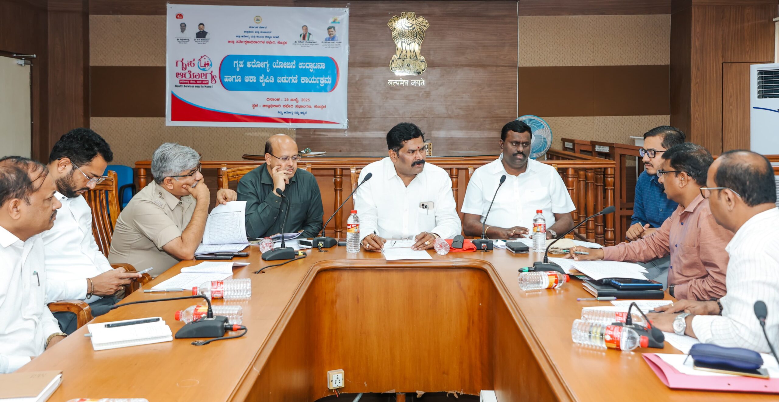 ರೈತ ಸೊಸೈಟಿ ಮೂಲಕ ರಸಗೊಬ್ಬರ ವಿತರಣೆಗೆ ಆದ್ಯತೆ ನೀಡಿ- ಸಚಿವ ಶಿವರಾಜ ತಂಗಡಗಿ