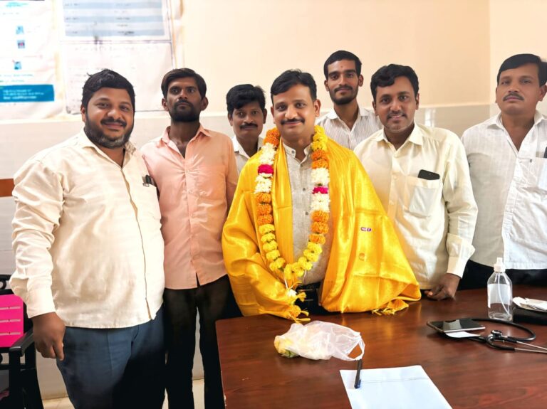 ಡಾ. ಸಿದ್ದಾರೆಡ್ಡಿ ಅವರಿಗೆ ಭೀಮವಾದ ದಲಿತ ಸಂಘರ್ಷ ಸಮಿತಿ ವತಿಯಿಂದ ಸನ್ಮಾನಿಸಲಾಯಿತ್ತು.