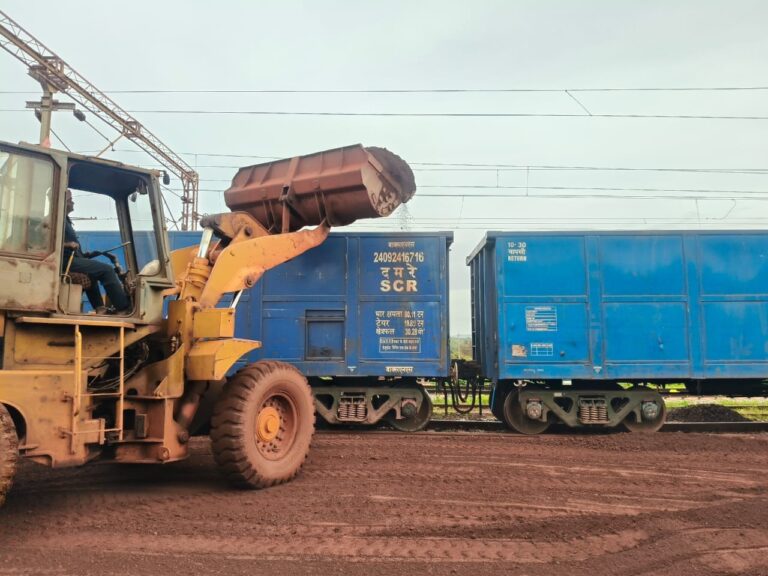 ಏಪ್ರಿಲ್-ಜುಲೈ 2025 ರ ಅವಧಿಯಲ್ಲಿ ನೈಋತ್ಯ ರೈಲ್ವೆ ಸರಕು ಸಾಗಣೆ ಮತ್ತು ಆದಾಯದಲ್ಲಿ ಅದ್ಭುತ ಬೆಳವಣಿಗೆಯನ್ನು ದಾಖಲಿಸಿದೆ