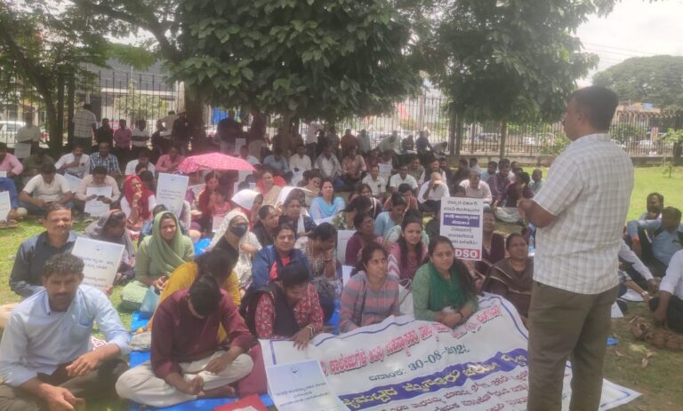 ಅತಿಥಿ ಉಪನ್ಯಾಸಕರ ಸೇವೆಯ ಅವಧಿಯನ್ನು ಆಧರಿಸಿ, ಹಿರಿಯರಿಗೆ ಅವಕಾಶಕಲ್ಪಿಸಿಕೊಡಬೇಕು.