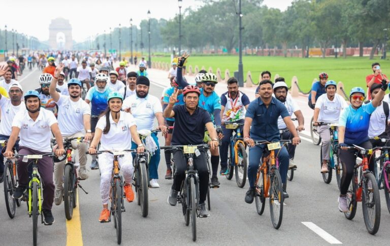 ನವದೆಹಲಿಯಲ್ಲಿ ಸೈಕಲ್ ರ್ಯಾಲಿಯಲ್ಲಿ ಭಾಗವಹಿಸಿದ ಕ್ರೀಡಾ ಸಚಿವ ಮನ್ಸುಖ್ ಮಾಂಡವಿಯಾ