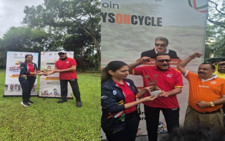 ಮುಂಬೈನಲ್ಲಿ ಭಾನುವಾರ ‘ಫಿಟ್ ಇಂಡಿಯಾ ಸೈಕಲ್ಸ್’ ರ್ಯಾಲಿಗೆ ರಕ್ಷಾ ಖಡ್ಸೆ ಮತ್ತು ಜಾಕಿ ಶ್ರಾಫ್ ಚಾಲನೆ ನೀಡಿದರು.