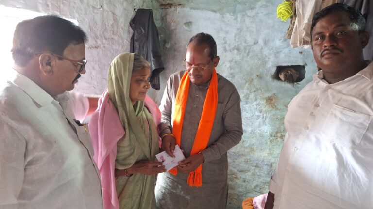 ಅತೀವೃಷ್ಠಿ ಹಾನಿ ಪ್ರದೇಶಗಳಿಗೆ ಶಾಸಕ ಶ್ರೀ ಪ್ರಭು ಚವ್ಹಾಣ್  ಭೇಟಿ.!