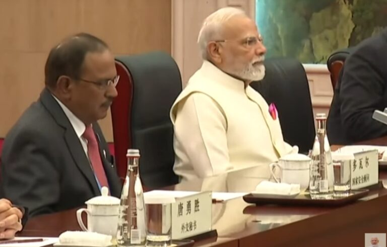 ಪ್ರಧಾನಿ ಮೋದಿ ಅವರು ಚೀನಾ ಅಧ್ಯಕ್ಷ ಕ್ಸಿ ಜಿನ್‌ಪಿಂಗ್ ಅವರೊಂದಿಗೆ ದ್ವಿಪಕ್ಷೀಯ ಮಾತುಕತೆ ನಡೆಸಿದರು.
