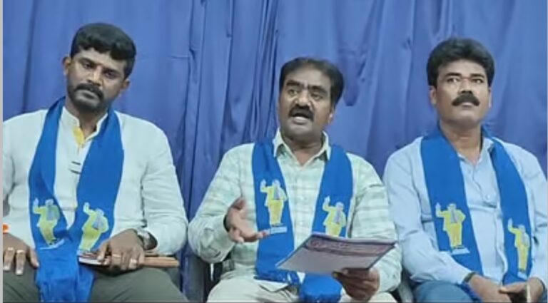 ಮಹಾನಾಯಕ ಅಂಬೇಡ್ಕರ್ ಸೇನೆ ಅಧ್ಯಕ್ಷ ನಾರಾಯಣಸ್ವಾಮಿ ಆಕ್ರೋಶ ವ್ಯಕ್ತಪಡಿಸಿದರು.