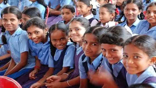 ಶೀಘ್ರದಲ್ಲಿ ದ್ವಿಭಾಷಾ ಹೊಸ ಶಿಕ್ಷಣ ನೀತಿ ಜಾರಿ ಮಾಡಲಾಗುವದು.