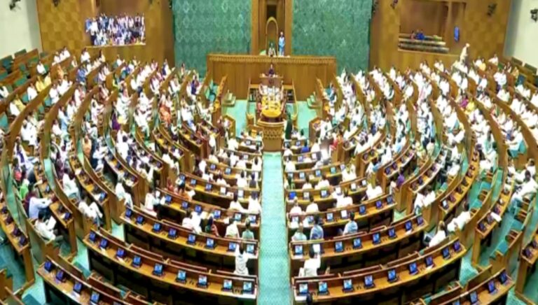 ಕರಾವಳಿ ಅಭಿವೃದ್ಧಿಯನ್ನು ಉತ್ತೇಜಿಸಲು ಭಾರತೀಯ ಬಂದರು ಮಸೂದೆ, 2025 ಅನ್ನು ಲೋಕಸಭೆ ಅಂಗೀಕರಿಸಿದೆ.