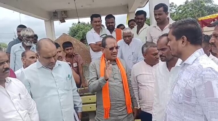 ಔರಾದ(ಬಿ) ಕ್ಷೇತ್ರಕ್ಕೆ 100 ಕೋಟಿ ಪ್ಯಾಕೇಜ್ ಘೋಷಿಸಲು ಆಗ್ರಹ*