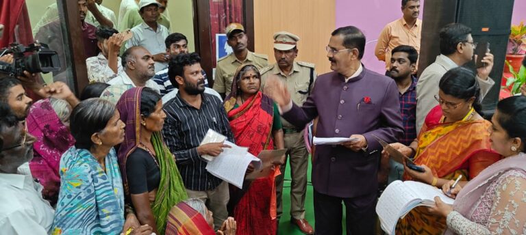 ಉಪ ಲೋಕಾಯುಕ್ತರ ಬಳಿಗೆ ಬಂದ ದೇವದುರ್ಗ ತಾಲೂಕಿನ 1991ರ ಹಳೆಯ ಪ್ರಕರಣ ಗಬ್ಬೂರಲ್ಲಿ ನಿವೇಶನಕ್ಕೆ ಹಂಚಿದ ಜಾಗ ಒತ್ತುವರಿ ದೂರು: