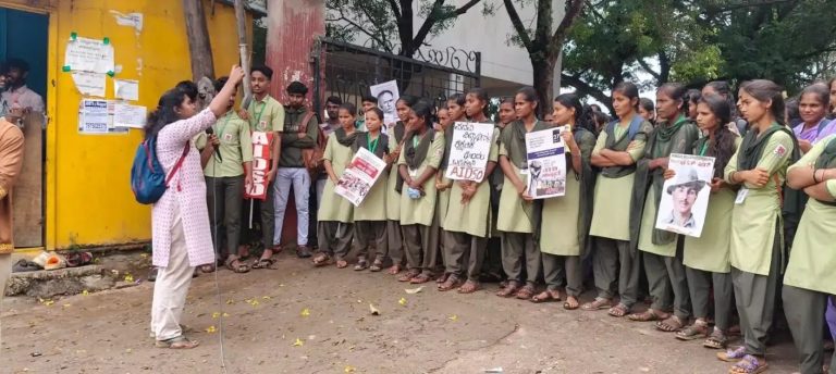 ಅತಿಥಿ ಉಪನ್ಯಾಸಕರ ನೇಮಕಾತಿಗೆ ಆಗ್ರಹಿಸಿ ಪ್ರತಿಭಟನೆ