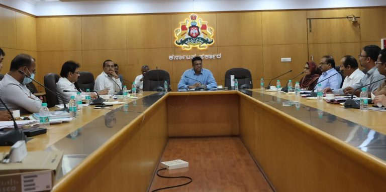 ಅತಿಥಿ ಉಪನ್ಯಾಸಕರನ್ನು ಕಾರ್ಯಭಾರಕ್ಕೆ ಅನುಗುಣವಾಗಿ ಮುಂದುವರೆಸಬೇಕು.