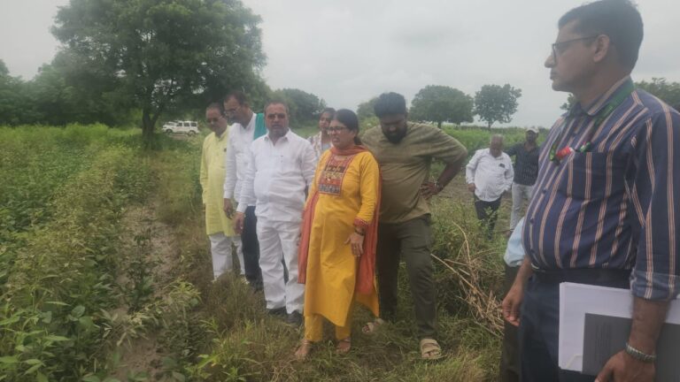 ಅತೀವೃಷ್ಠಿ ಹಾನಿ ಪ್ರದೇಶಗಳಿಗೆ ಕೃಷಿಕ ಸಮಾಜದ ಅಧ್ಯಕ್ಷಸಿದ್ರಾಮಯ್ಯಾ ಸ್ವಾಮಿ ಭೇಟಿ ಪರಿಶೀಲನೆ