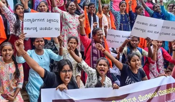 ಅತಿಥಿ ಉಪನ್ಯಾಸಕ ಇಲ್ಲದ ಕಾರಣಕ್ಕೆ ಶಿಕ್ಷಣದ ಗುಣಮಟ್ಟದ ಕುಸಿತಕ್ಕೆ ಕಾರಣವಾಗುತ್ತಿದೆ.