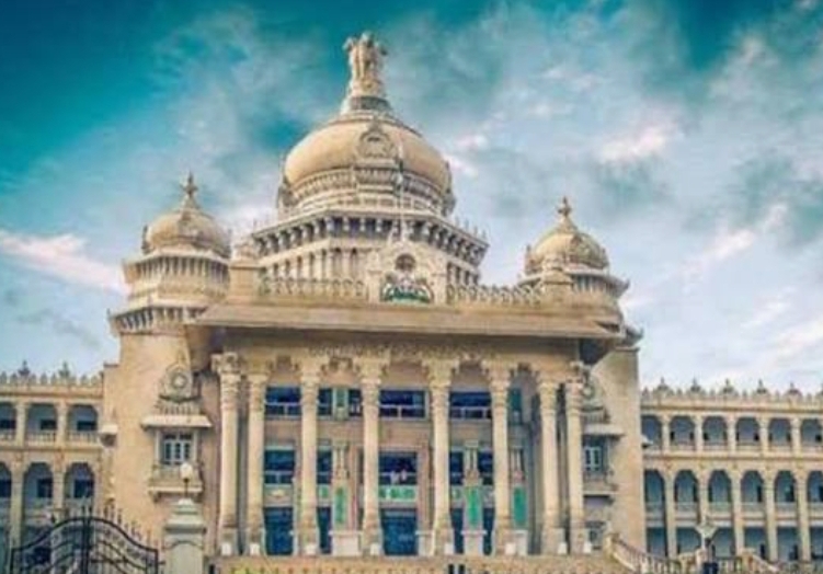 ರಾಜ್ಯ ಸರ್ಕಾರಿ ನೌಕರರಿಗೆ ಅಂತರ್ ಜಿಲ್ಲಾ ವರ್ಗಾವಣೆಗೆ ಅವಕಾಶ