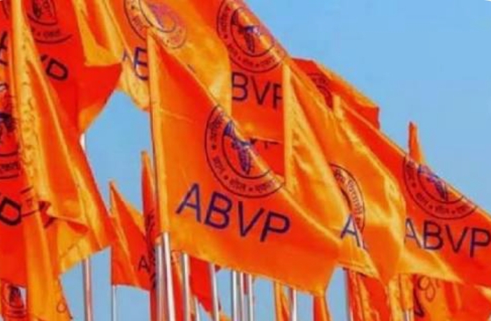 ಬೆಂಗಳೂರು: ಅತಿಥಿ ಉಪನ್ಯಾಸಕರ ನೇಮಕಾತಿ ವಿಳಂಬ ಖಂಡಿಸಿ ಸಚಿವ ಸುಧಾಕರ್‌ ಮನೆಗೆ ಎಬಿವಿಪಿ ಮುತ್ತಿಗೆ