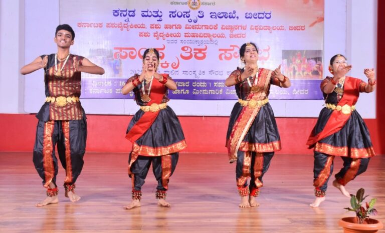 ೨೦೨೫-೨೬ನೇ ಸಾಲಿನ ಸಾಂಸ್ಕೃತಿಕ ಸೌರಭ ಕಾರ್ಯಕ್ರಮಸ್ಥಳೀಯ ಕಲಾವಿದರು ನಮ್ಮ ಸಂಸ್ಕೃತಿ ಪರಂಪರೆಯ ಜೀವಂತ ಕೊಂಡಿ – ಜಿಲ್ಲಾಧಿಕಾರಿ ಶಿಲ್ಪಾ ಶರ್ಮಾ