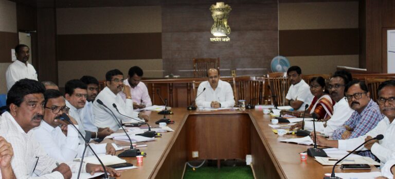 ಜಿಲ್ಲೆಯಲ್ಲಿ ಸಮೀಕ್ಷಾ ಕಾರ್ಯವನ್ನು ಅಚ್ಚುಕಟ್ಟಾಗಿ ನಿರ್ವಹಿಸಿ- ಡಾ. ಸುರೇಶ ಬಿ. ಇಟ್ನಾಳ