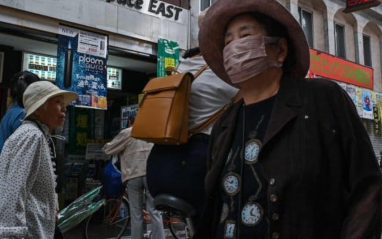 ಜಪಾನ್ ದೇಶಾದ್ಯಂತ ಜ್ವರ ಸಾಂಕ್ರಾಮಿಕ ರೋಗ ಎಂದು ಘೋಷಿಸಿದೆ, 4,000 ಕ್ಕೂ ಹೆಚ್ಚು ಪ್ರಕರಣಗಳು ವರದಿಯಾಗಿವೆ, ಶಾಲೆಗಳು ಮುಚ್ಚಲ್ಪಟ್ಟಿವೆ.