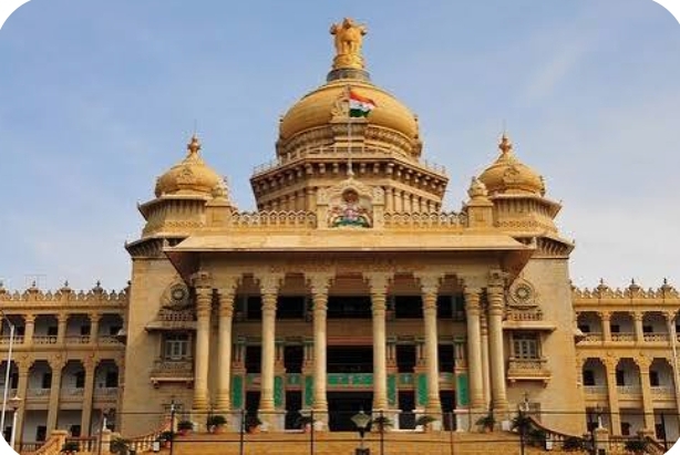 ರಾಜ್ಯ ಸರ್ಕಾರಿ ನೌಕರರು ಕಡ್ಡಾಯ ಜೀವ ವಿಮಾ ಯೋಜನೆ.