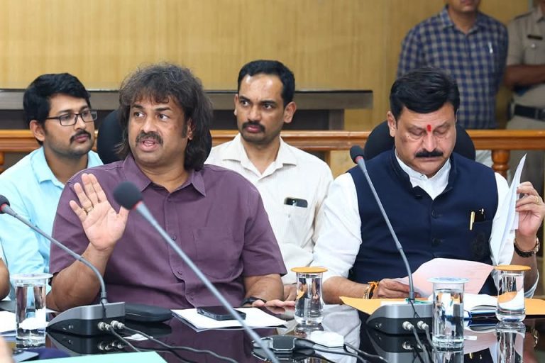 ಸರ್ಕಾರಿ ಮತ್ತೂ ಅನುದಾನಿತ ಶಾಲೆಗಳಿಗೆ 18,000 ಶಿಕ್ಷಕರ ನೇಮಕಾತಿಗೆ ಶೀಘ್ರದಲ್ಲೇ ಅಧಿಸೂಚನೆ..!