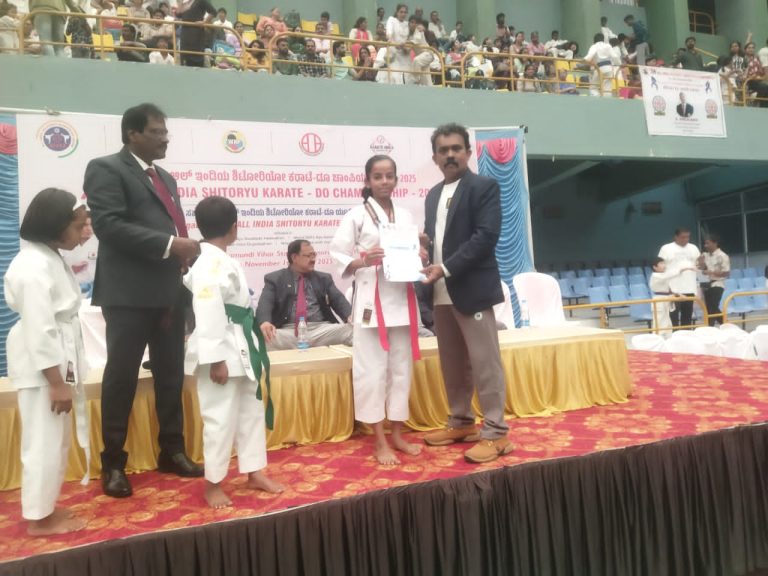 ಅಮೋಘಗೆ ಕರಾಟೆಯಲ್ಲಿ ಚಿನ್ನದ ಪದಕ