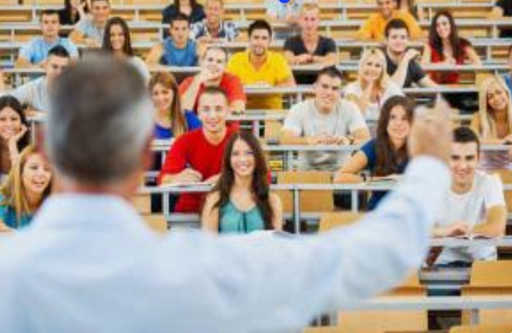 ಯುಜಿಸಿ ವೇತನ ಪಡೆಯುತ್ತಾರೆ. ಬೋಧಕರಾದರೂ ಬೋಧಕೇತರ ಸಿಬ್ಬಂದಿ ಸೌಲಭ್ಯ ಪಡೆಯುತ್ತಾರೆ