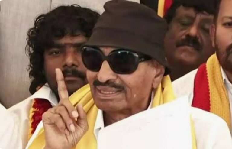 ಸಿದ್ದರಾಮಯ್ಯರನ್ನು ತೆಗೆದರೆ ದೊಡ್ಡ ಕ್ರಾಂತಿ ಆಗುತ್ತೆ, ಸಾವಿರಾರು ಜನ ಜೈಲಿಗೆ ಹೋಗಲು ಸಿದ್ದ : ವಾಟಾಳ್ ನಾಗರಾಜ್