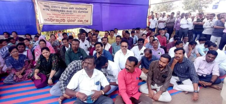 ಅತಿಥಿ ಉಪನ್ಯಾಸಕರ ಕುಟುಂಬಗಳು ಬೀದಿಗೆ ಬೀಳುವಂತಾಗಿದ್ದು, ಅವರ ಈ ಪರಿಸ್ಥಿತಿಗೆ ಉನ್ನತ ಶಿಕ್ಷಣ ಇಲಾಖೆಯೇ ಹೊಣೆ’